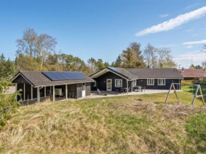 Holiday Home Kristián - 400m from the sea by Interhome Hals